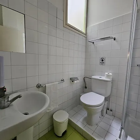 Central And Basic Universitat For Young Hostel-3